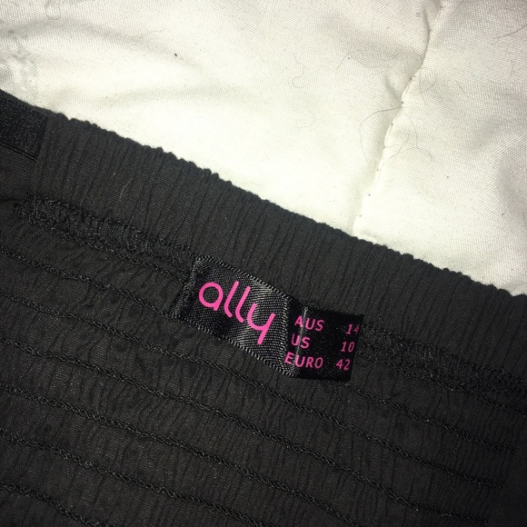 Dress - Picture 2 of 3